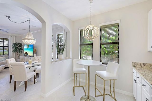 1423 Santiago CIR 1702, Naples, FL 34113