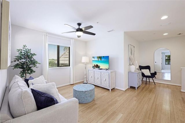 1423 Santiago CIR 1702, Naples, FL 34113