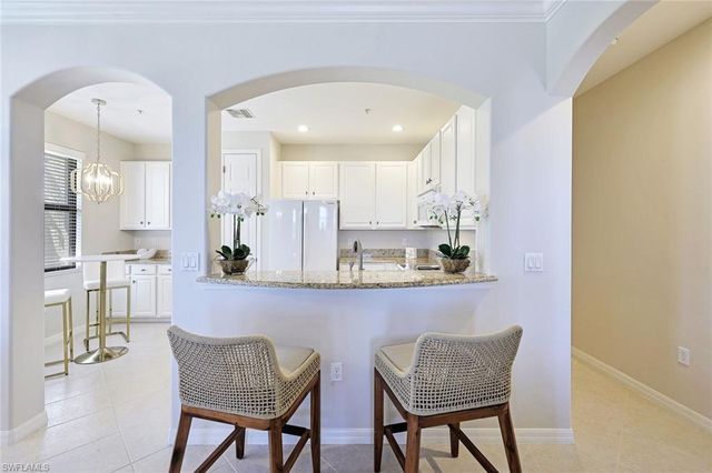 1423 Santiago CIR 1702, Naples, FL 34113