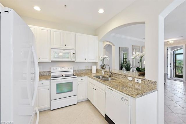 1423 Santiago CIR 1702, Naples, FL 34113