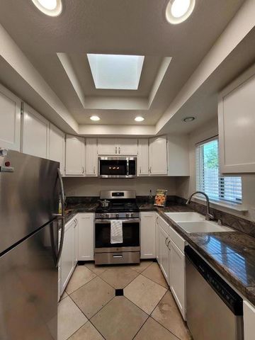 2100 Madera Road, Sacramento, CA 95825