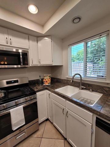 2100 Madera Road, Sacramento, CA 95825