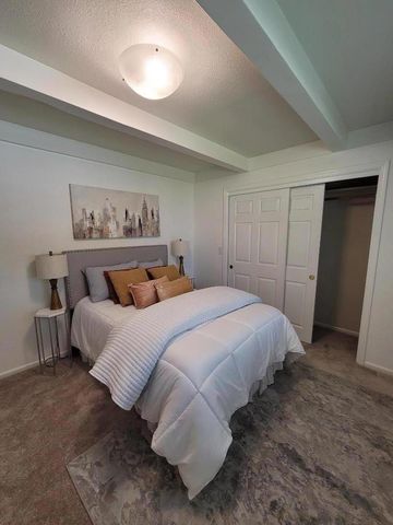 2100 Madera Road, Sacramento, CA 95825