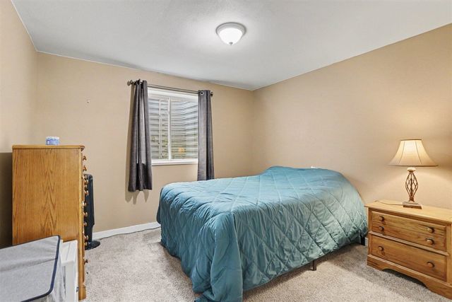 1219 Ellery Grove Court, Vicksburg, MI 49097