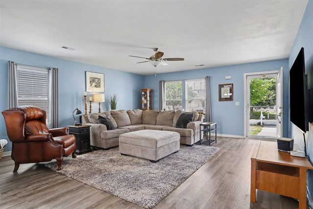 1219 Ellery Grove Court, Vicksburg, MI 49097