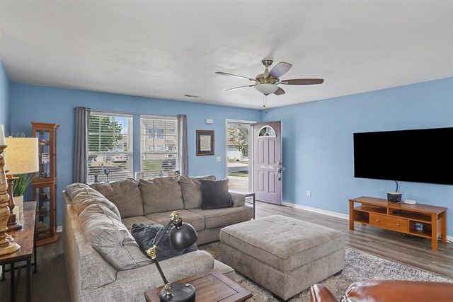 1219 Ellery Grove Court, Vicksburg, MI 49097