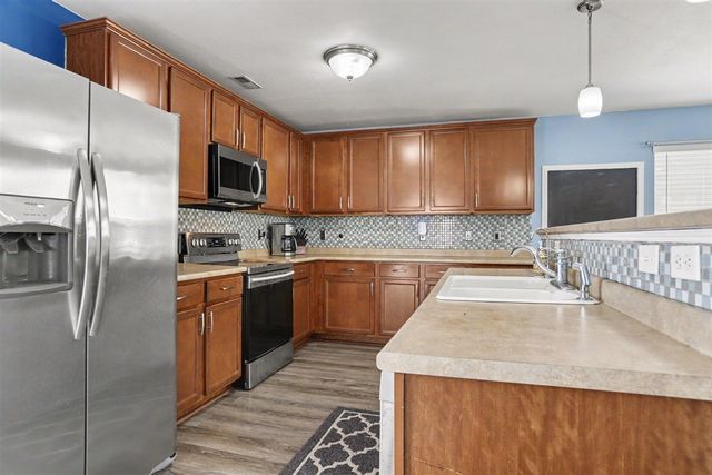 1219 Ellery Grove Court, Vicksburg, MI 49097
