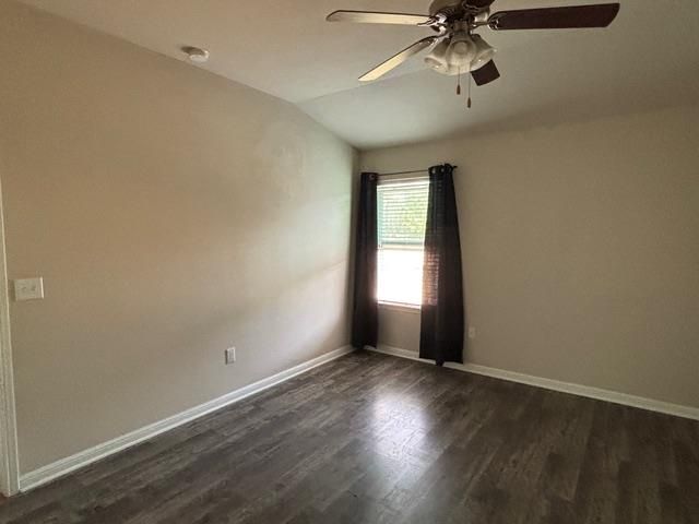 501 San Antonio Riverwalk ST, Hutto, TX 78634