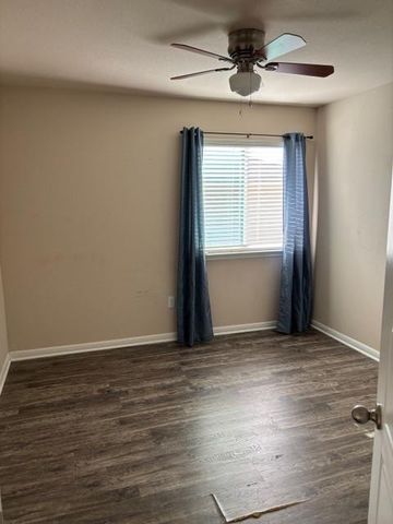 501 San Antonio Riverwalk ST, Hutto, TX 78634