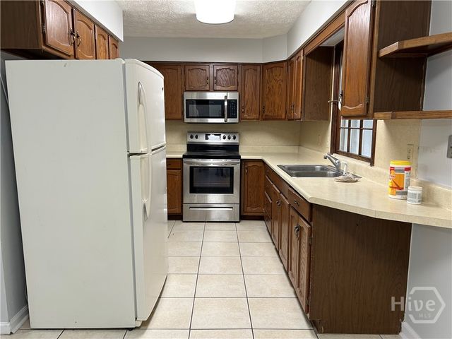 511 Dyches Drive, Savannah, GA 31406