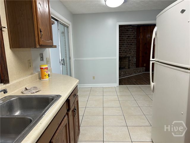 511 Dyches Drive, Savannah, GA 31406