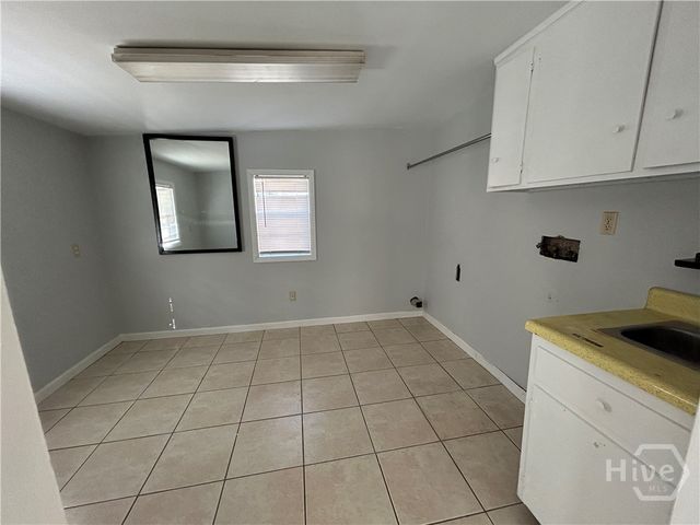 511 Dyches Drive, Savannah, GA 31406