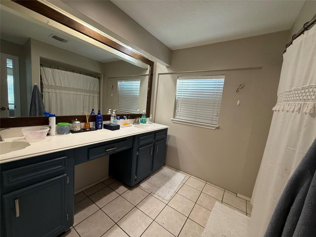 3230 Glade Springs Drive, Houston, TX 77339