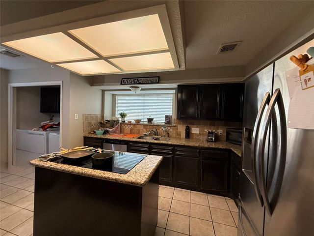 3230 Glade Springs Drive, Houston, TX 77339