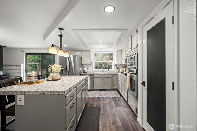 6601 E Chester Road, Port Orchard, WA 98366