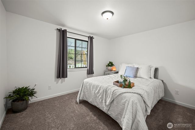 6601 E Chester Road, Port Orchard, WA 98366