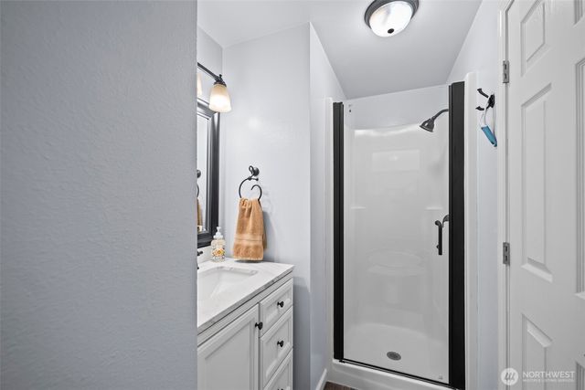 6601 E Chester Road, Port Orchard, WA 98366