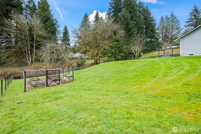 6601 E Chester Road, Port Orchard, WA 98366