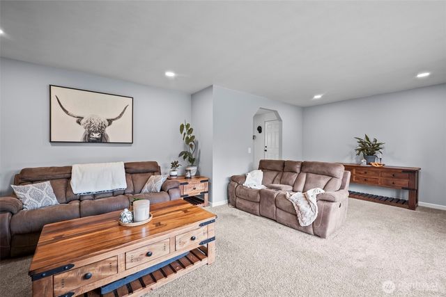 6601 E Chester Road, Port Orchard, WA 98366