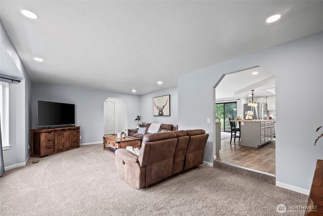 6601 E Chester Road, Port Orchard, WA 98366