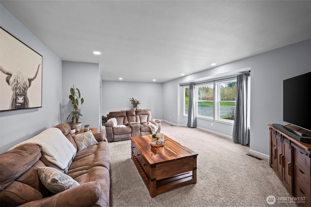 6601 E Chester Road, Port Orchard, WA 98366