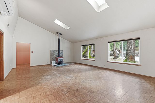 260 McMullen Creek Road, Selma, OR 97538