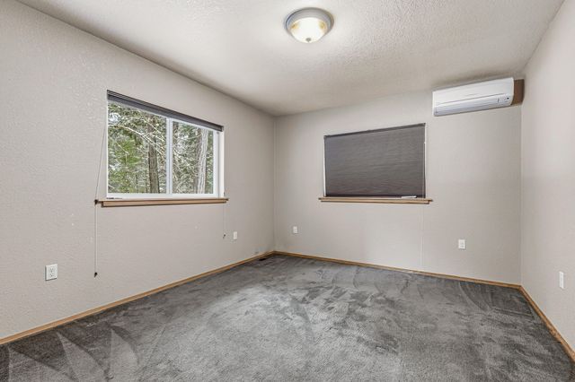 260 McMullen Creek Road, Selma, OR 97538