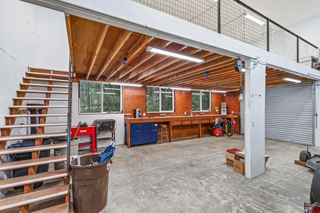 260 McMullen Creek Road, Selma, OR 97538