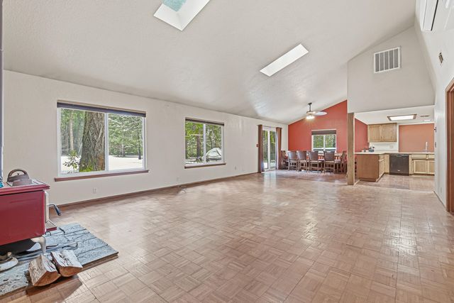 260 McMullen Creek Road, Selma, OR 97538