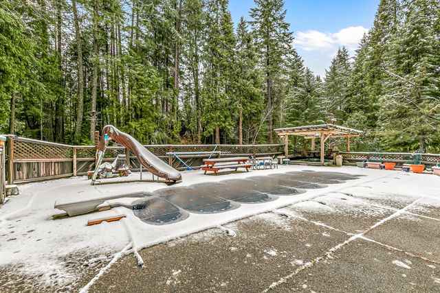 260 McMullen Creek Road, Selma, OR 97538