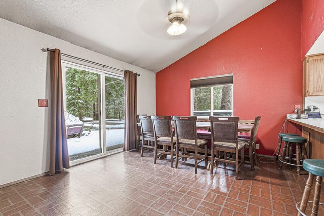 260 McMullen Creek Road, Selma, OR 97538