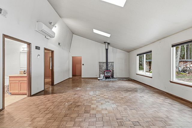 260 McMullen Creek Road, Selma, OR 97538