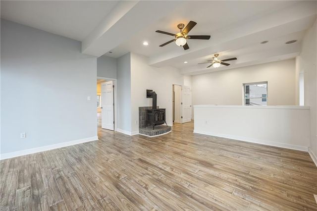 512 Spivey LN, Seaford, VA 23696