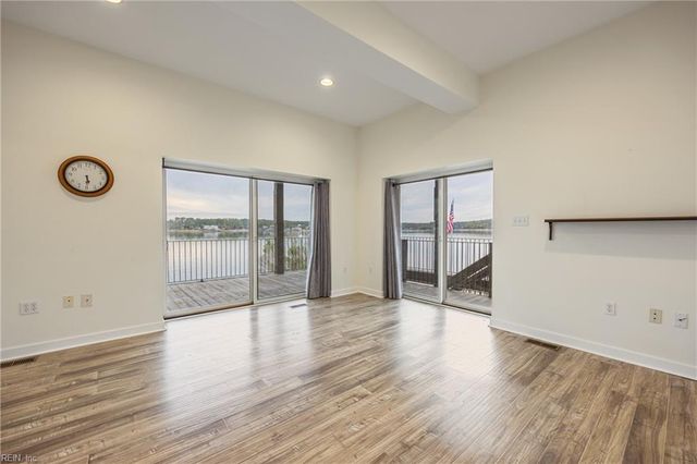 512 Spivey LN, Seaford, VA 23696