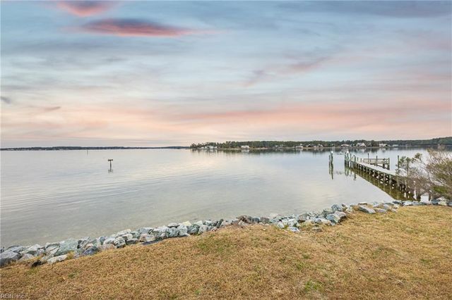 512 Spivey LN, Seaford, VA 23696