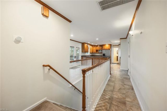 512 Spivey LN, Seaford, VA 23696