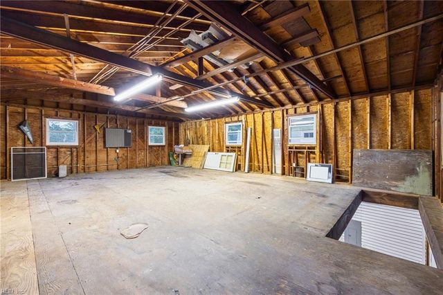 512 Spivey LN, Seaford, VA 23696