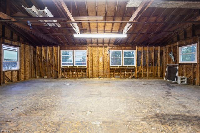 512 Spivey LN, Seaford, VA 23696