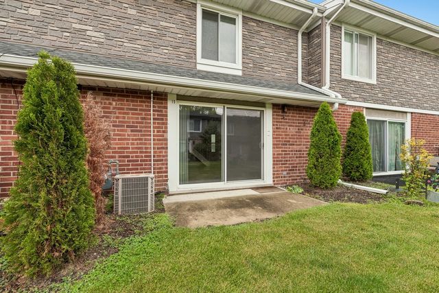 15 Cour Deauville, Palos Hills, IL 60465