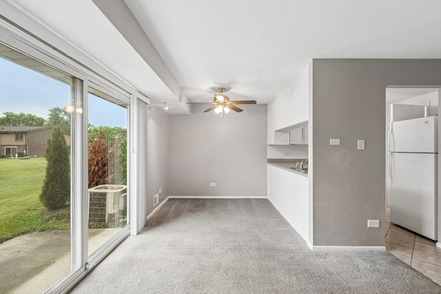 15 Cour Deauville, Palos Hills, IL 60465