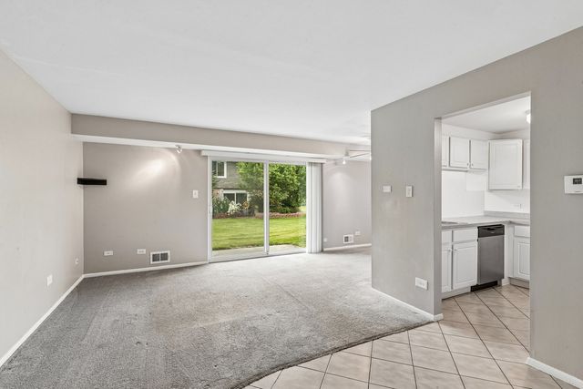 15 Cour Deauville, Palos Hills, IL 60465