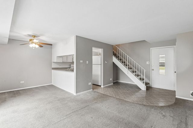 15 Cour Deauville, Palos Hills, IL 60465