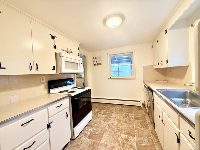 213 Georgetown Road, Weston, CT 06883