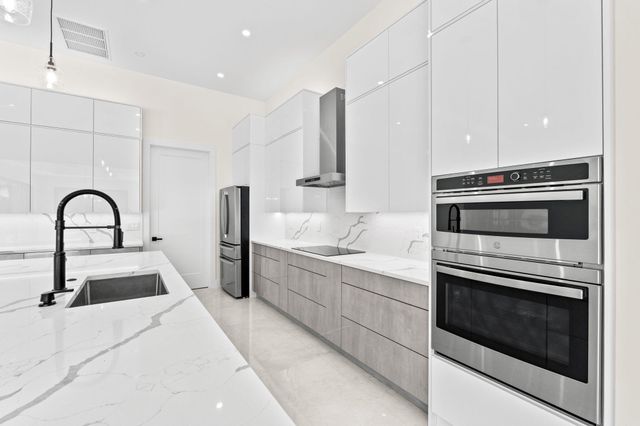 16024 84TH Court N, The Acreage, FL 33470
