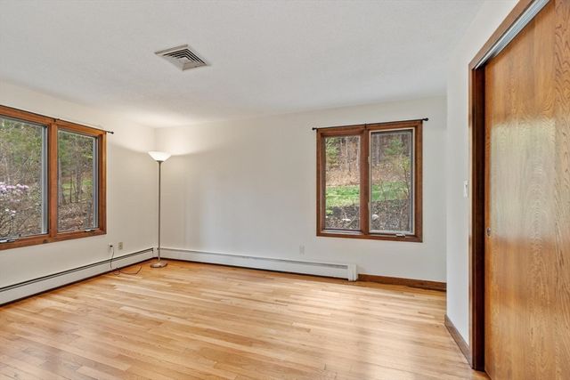 94 Poor Farm Rd, Harvard, MA 01451