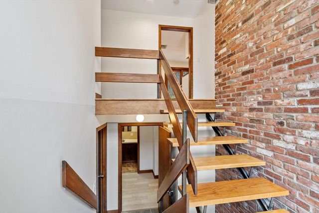 94 Poor Farm Rd, Harvard, MA 01451