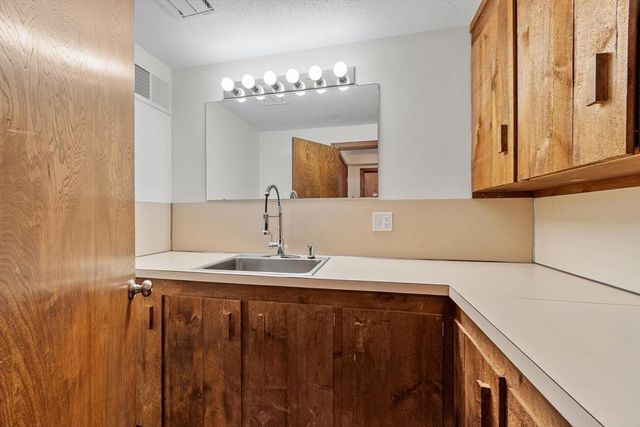 94 Poor Farm Rd, Harvard, MA 01451