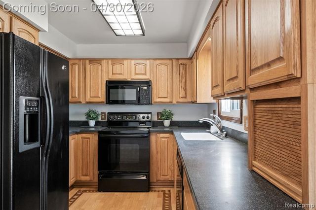 5461 Putnam Drive, West Bloomfield, MI 48323