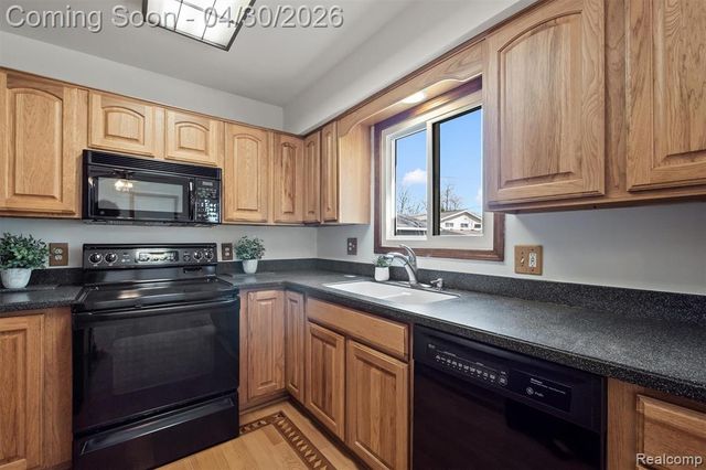 5461 Putnam Drive, West Bloomfield, MI 48323