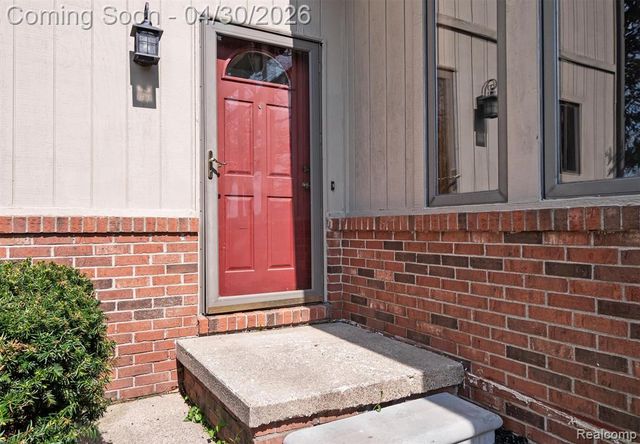 5461 Putnam Drive, West Bloomfield, MI 48323